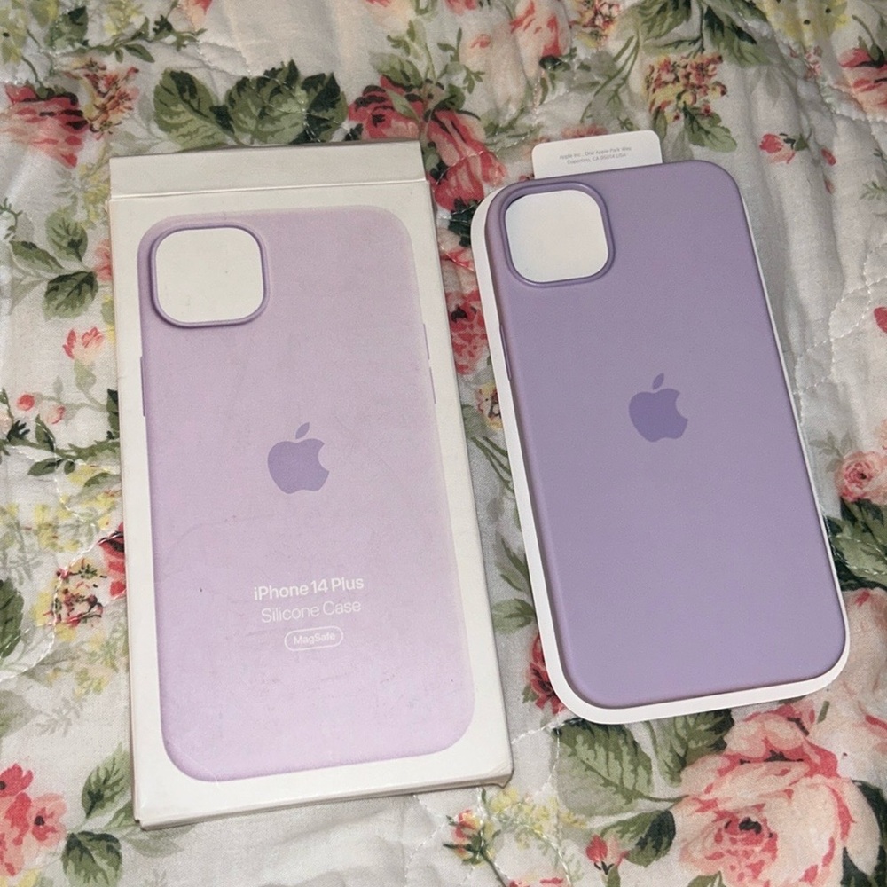 Lilac IPhone 14 Plus & iPhone 15 Plus apple Silicone Case